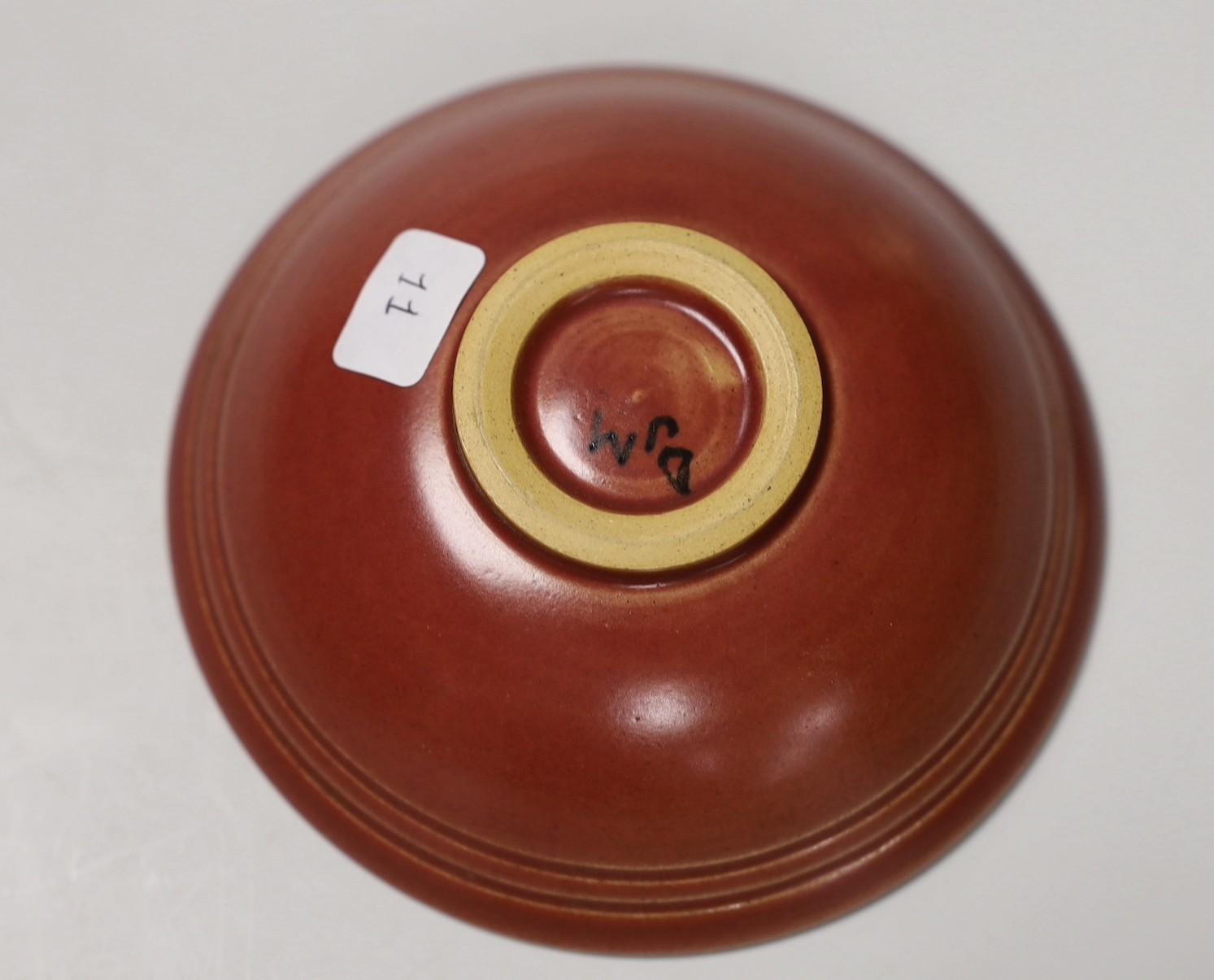 Chris Lewis (British 20th century) bird bowl, together with a Donald Mills small crab dish. Tallest 9cm